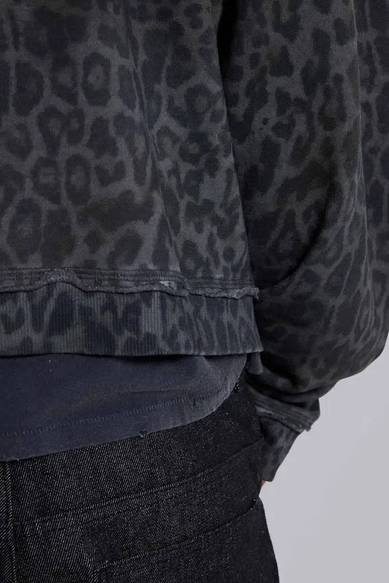 Bluza z kapturem Monster Hoodie w kolorze grafitowym z nadrukiem lamparta