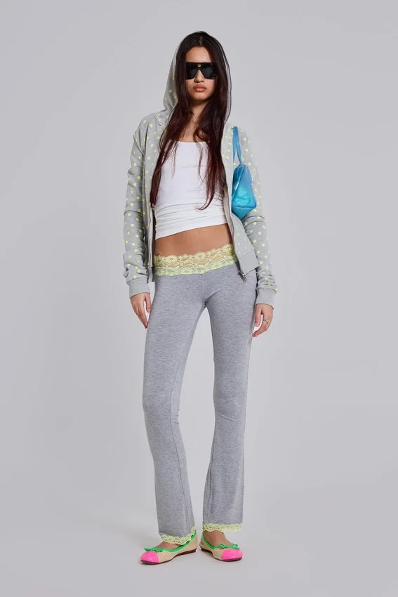 Bluza z kapturem w neonowe kropki