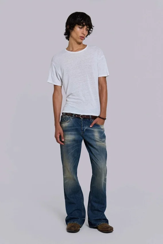 Brązowy skórzany pasek typu „saddle skinny”