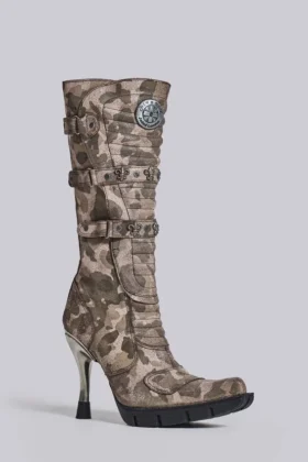 Buty bojowe w kamuflażu