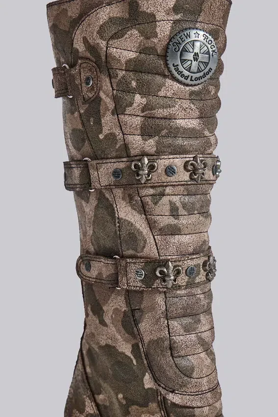 Buty bojowe w kamuflażu