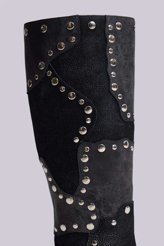 Buty do kolan „Shadow” z ćwiekami
