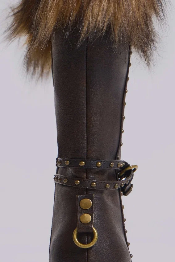 Buty na obcasie z sztucznym futrem Fauna