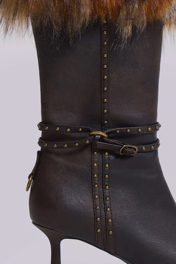Buty na obcasie z sztucznym futrem Fauna