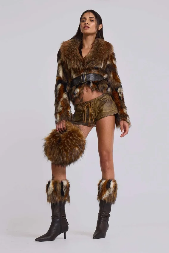 Buty na obcasie z sztucznym futrem Fauna