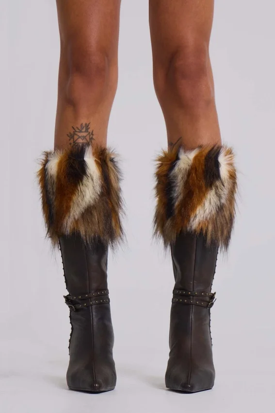 Buty na obcasie z sztucznym futrem Fauna