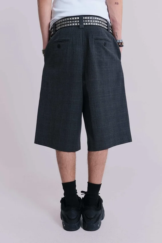 Ciemne Goliath Shorts w kratę