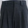 Ciemne Goliath Shorts w kratę