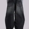 Colossus Jeans XL z efektem postarzenia i łańcuchowymi detalami