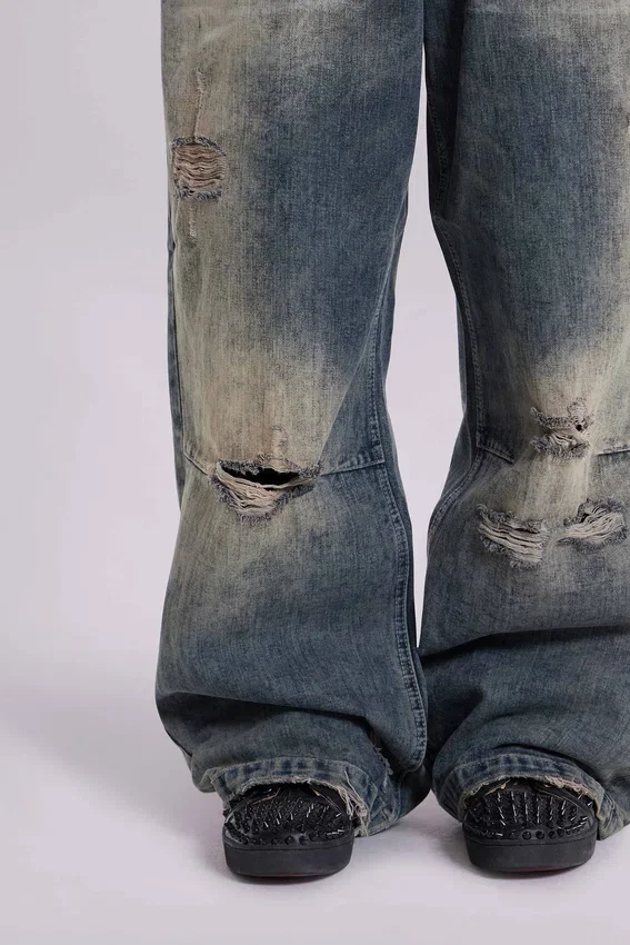 Colossus Jeans z niskim stanem w stylu „Dirty”