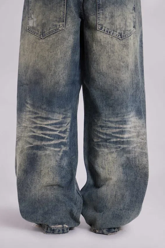 Colossus Jeans z niskim stanem w stylu „Dirty”