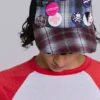 Czapka z naszywką w mieszaną kratkę