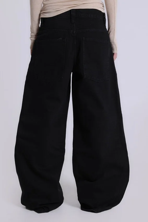 Czarne Colossus Jeans