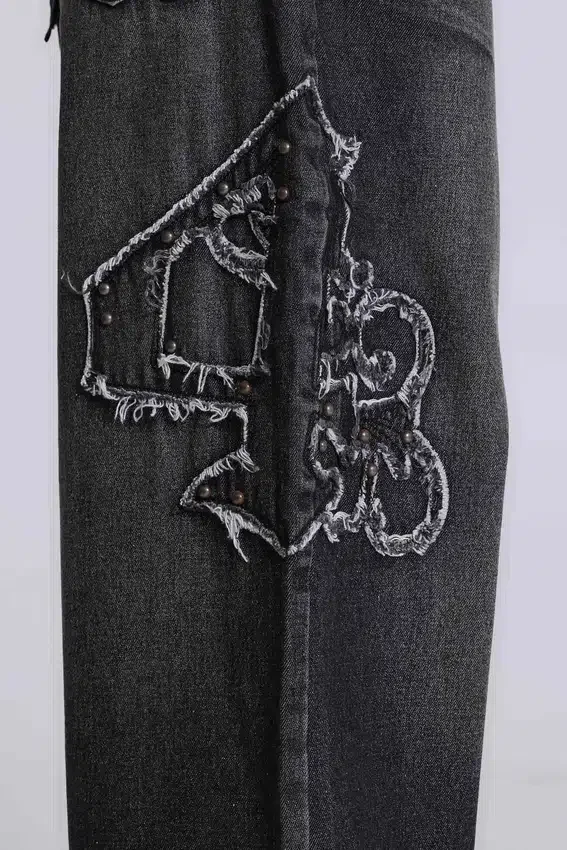 Czarne Jeansy XL Colossus z wypukłym haftem
