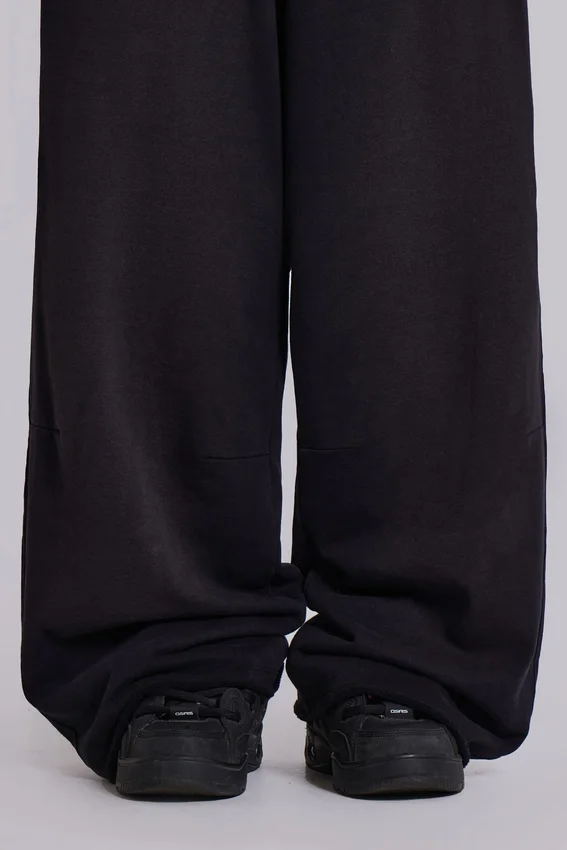 Czarne, luźne Monster Joggers