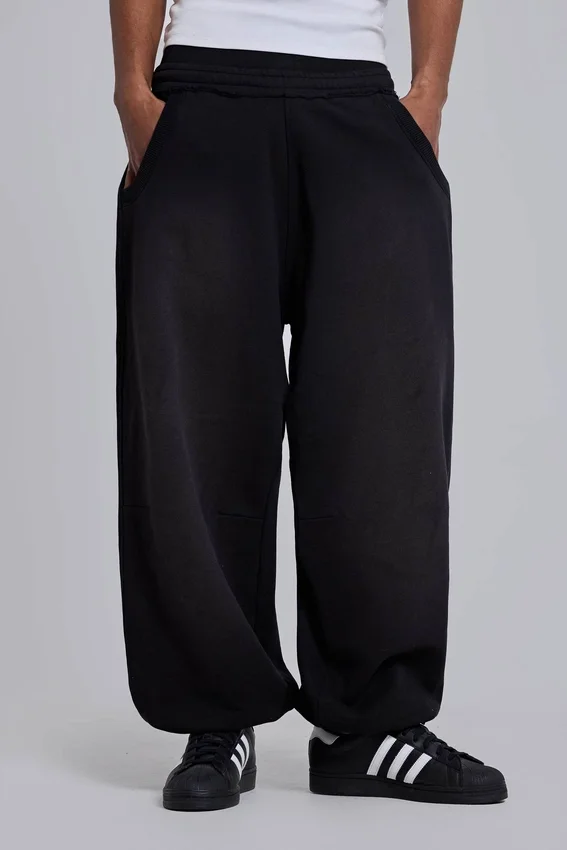 Czarne, luźne spodenki Monster Joggers z mankietami