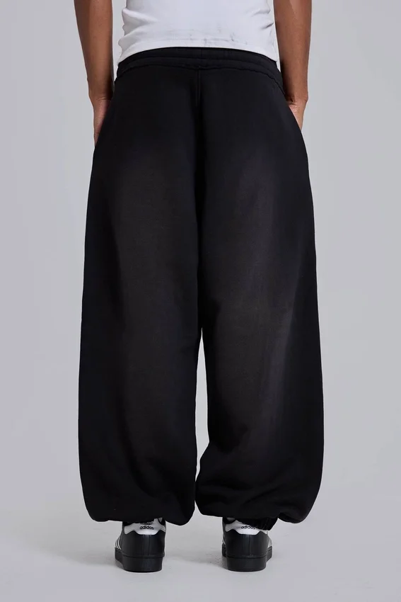 Czarne, luźne spodenki Monster Joggers z mankietami