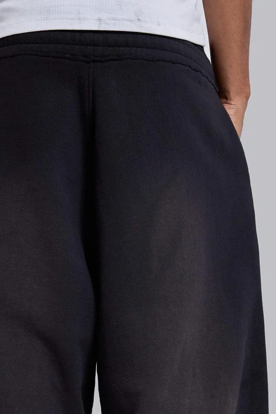 Czarne, luźne spodenki Monster Joggers z mankietami