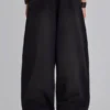 Czarne, luźne spodenki Monster Joggers z mankietami