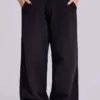 Czarne, luźne spodnie dresowe Monster Joggers w rozmiarze petite
