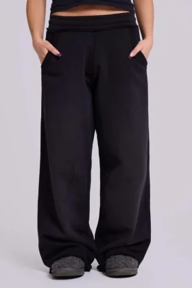 Czarne, luźne spodnie dresowe Monster Joggers w rozmiarze petite