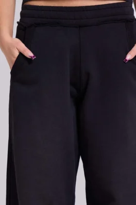 Czarne, luźne spodnie dresowe Monster Joggers w rozmiarze petite