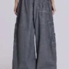 Czarne Parachute Pants z efektem olejowego wykończenia
