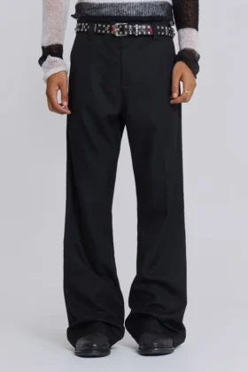 Czarne spodnie garniturowe typu bootcut z podwójnym szwem