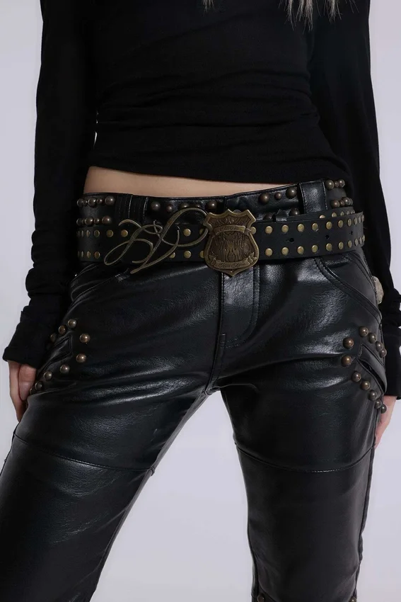 Czarne spodnie typu bootcut „Carbon Black Studded Drift”