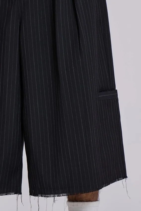 Czarne szorty typu baggy „Goliath” w prążki w rozmiarze XL