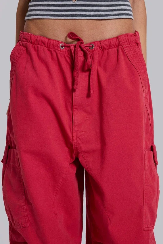 Czerwone spodnie Parachute Cargo