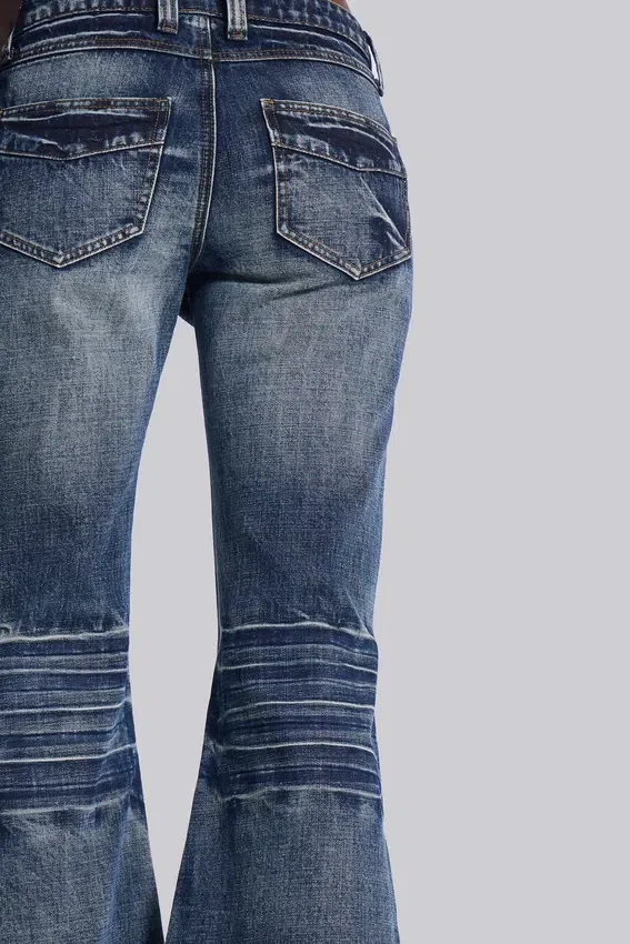 Jeansy bootcut w kolorze średnio niebieskim „Drift”