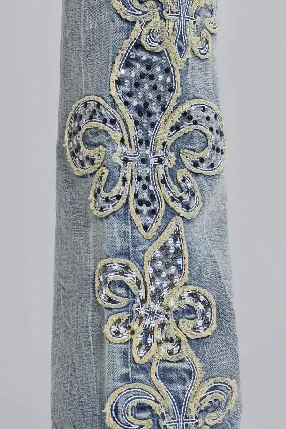 Jeansy Rock Revival Madison z ozdobami, o kroju bootcut