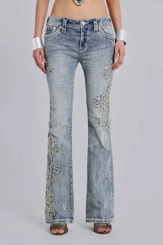 Jeansy Rock Revival Madison z ozdobami, o kroju bootcut