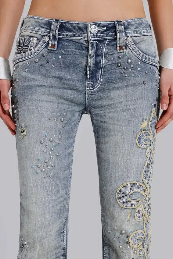 Jeansy Rock Revival Madison z ozdobami, o kroju bootcut