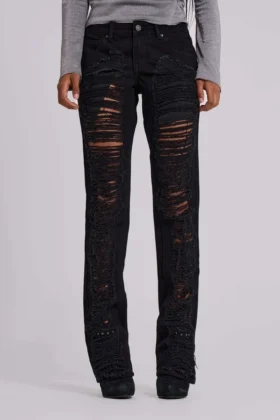 Jeansy Zain z postrzępionymi nogawkami typu bootcut w kolorze czarnym