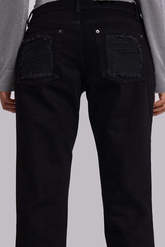 Jeansy Zain z postrzępionymi nogawkami typu bootcut w kolorze czarnym