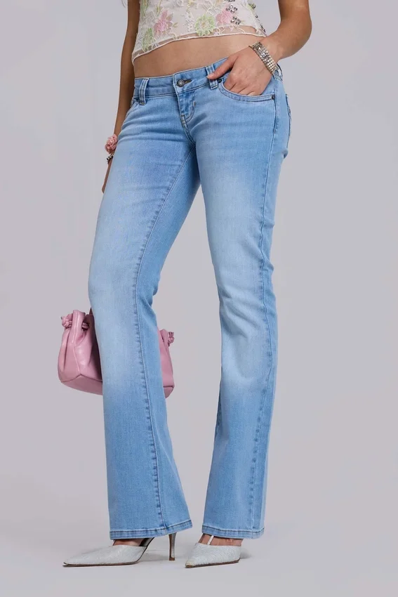 Kelsey Low Rise Skinny Bootcut Jeans w jasnym odcieniu