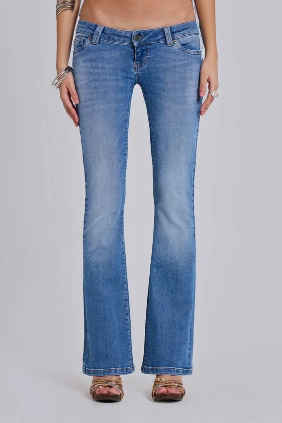 Kelsey Low Rise Skinny Bootcut Jeans w średnim odcieniu