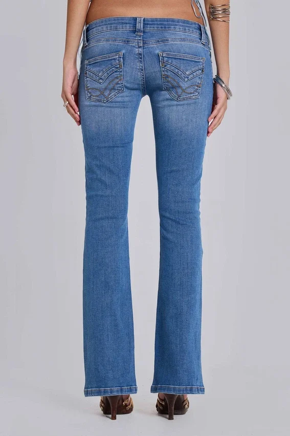 Kelsey Low Rise Skinny Bootcut Jeans w średnim odcieniu