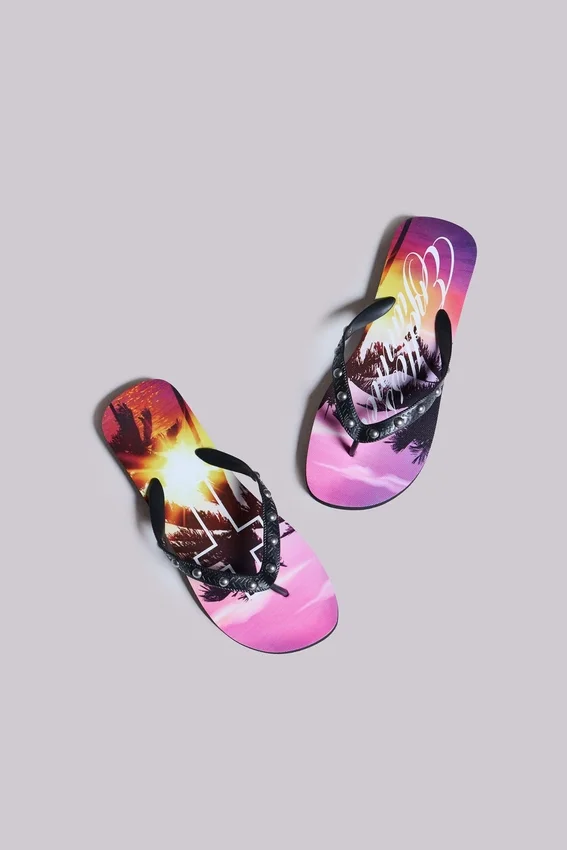 Klapki „Endless Summer” z ćwiekami