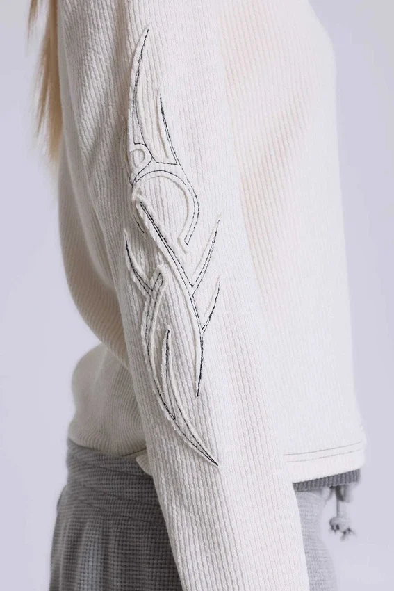 Koszulka Off White z aplikacją tatuażu