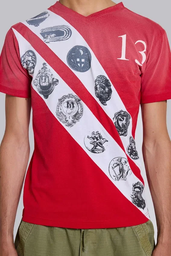 Koszulka z dekoltem w serek Crest