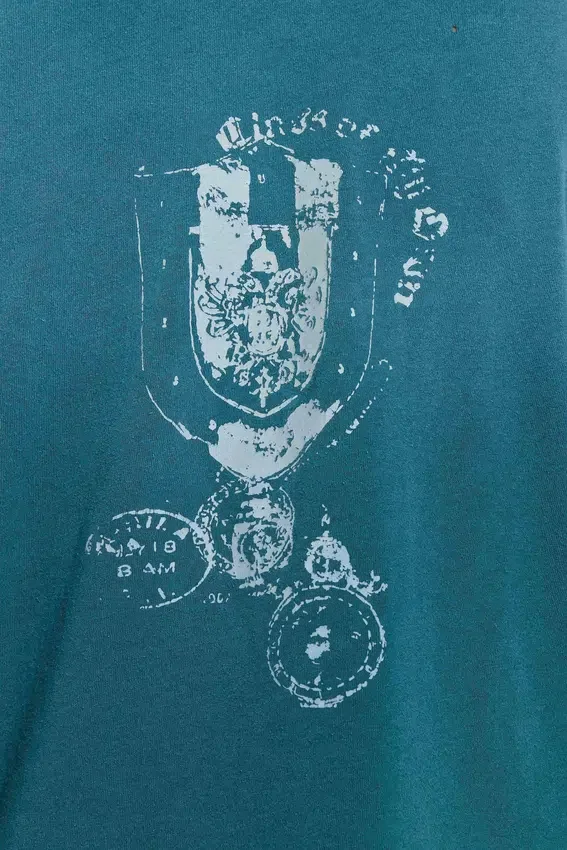 Krótka koszulka z emblematem