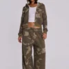 Luźne spodnie dresowe Camo Monster Joggers