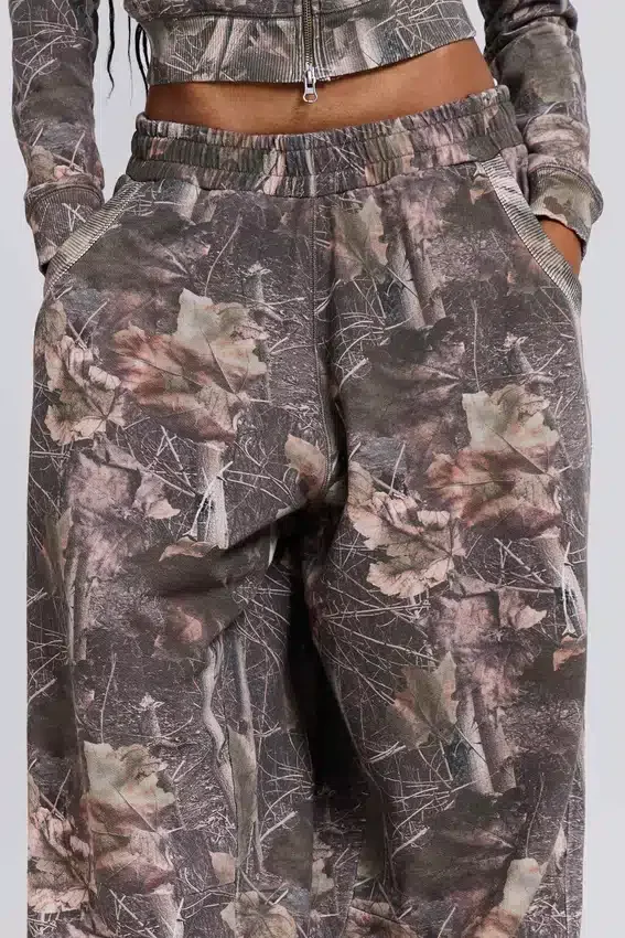 Luźne spodnie dresowe Monster Joggers w kamuflażu Woodland