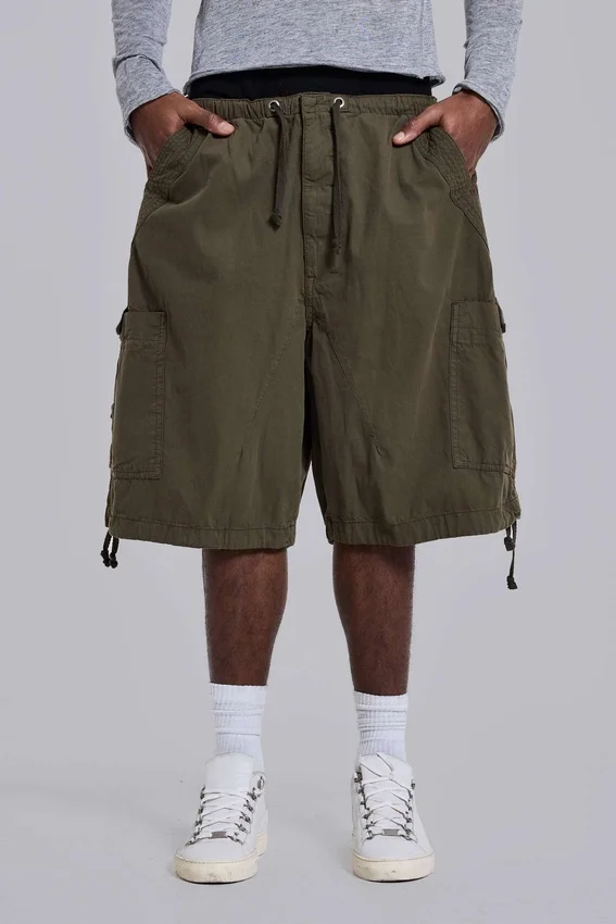 Luźne szorty Parachute Cargo w kolorze khaki