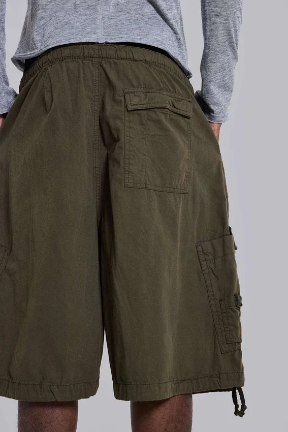 Luźne szorty Parachute Cargo w kolorze khaki