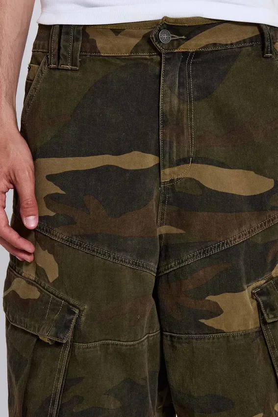 Luźne szorty w kamuflażu Cadet
