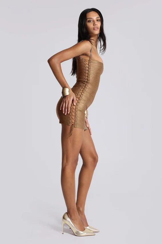 Metaliczna mini sukienka typu bandage „Idol” w kolorze brązowym